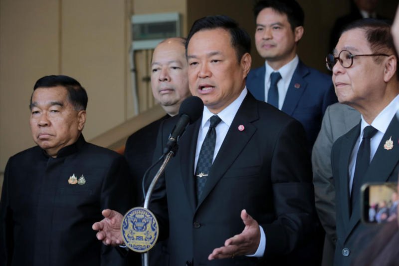 Премьер-министр Анутин откладывает мирный план США