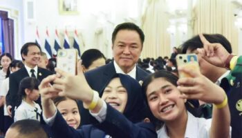 Премьер-министр Анутин поощряет молодых достиженцев в Правительственном доме на Национальный день детей 2026