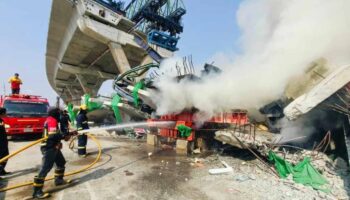 Премьер-министр настроен на отмену контрактов на строительство, обеспокоенный случайными смертельными accidents.