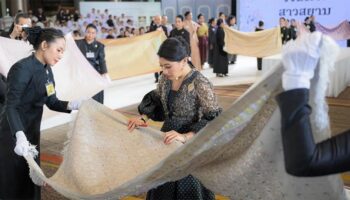 Принцесса Сириваннавари продвигает тайские текстильные изделия на мировой арене