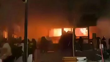 Смертельный новогодний пожар на швейцарском горнолыжном курорте унес жизни как минимум 40 человек, десятки ранены.