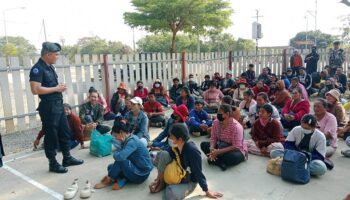 Таиландские власти задержали 99 камбоджийцев, пытавшихся незаконно пересечь границу в Чантхабури.