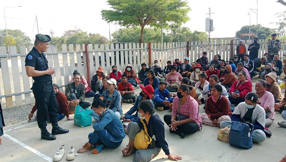 Таиландские власти задержали 99 камбоджийцев, пытавшихся незаконно пересечь границу в Чантхабури.