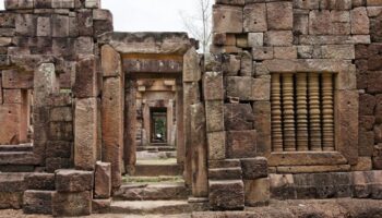 Тайланд сообщает, что Та Муэн Том был зарегистрирован как тайский древний памятник за 18 лет до независимости Камбоджи