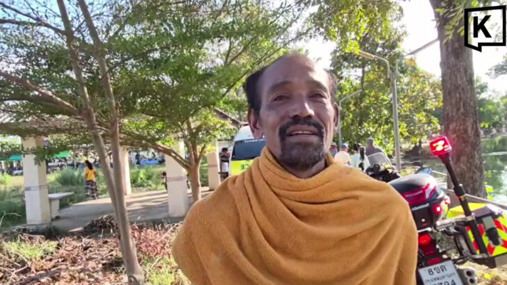 Тайский гражданский работник ныряет, чтобы спасти тонущего человека из пруда глубиной 5 м