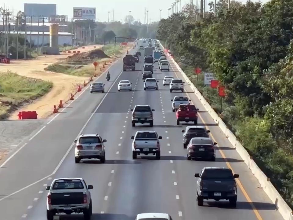 Трафик в Чианг Мае и центральной Тайланде увеличивается, посколькуHoliday travelers возвращаются к работе