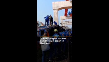 Число жертв трагической аварии экспресс-поезда возросло до 32