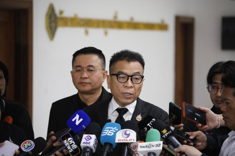 EC расследует подозрительные денежные средства