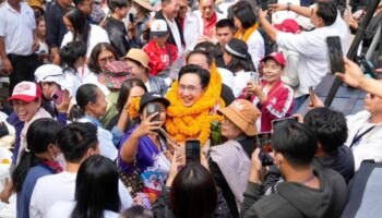 Pheu Thai обещает «9 миллионеров в день»