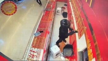 15-летний мальчик арестован за кражу золота на 2,4 миллиона бат в Хат Яе.