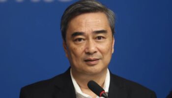 Абхисит не закроет дверь для коалиции