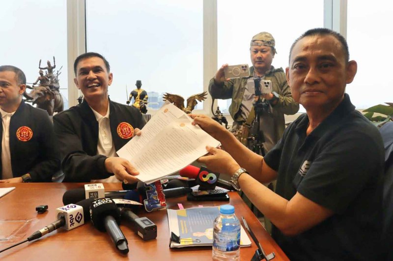 Адвокат требует расследования в отношении экс-аббата