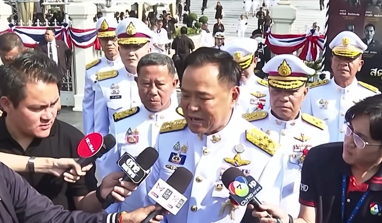 Анутин почтил память павших воинов, пообещал рабочие места и заботу о ветеранах