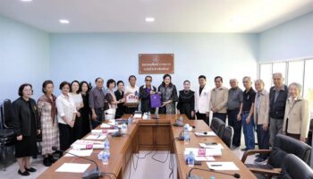 Ассоциация выпускников PRD передает сиденья для монахов перед 93-й годовщиной