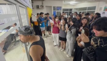 Более 200 студентов требуют пересчета голосов на выборах в Маха Саракхаме