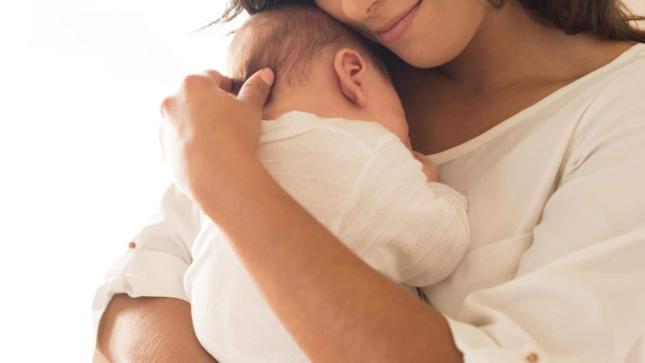 В тайском женщине говорится, что её подруга утверждает, что её ребёнка использовали для мошенничества на сумму более 1 миллиона бат.