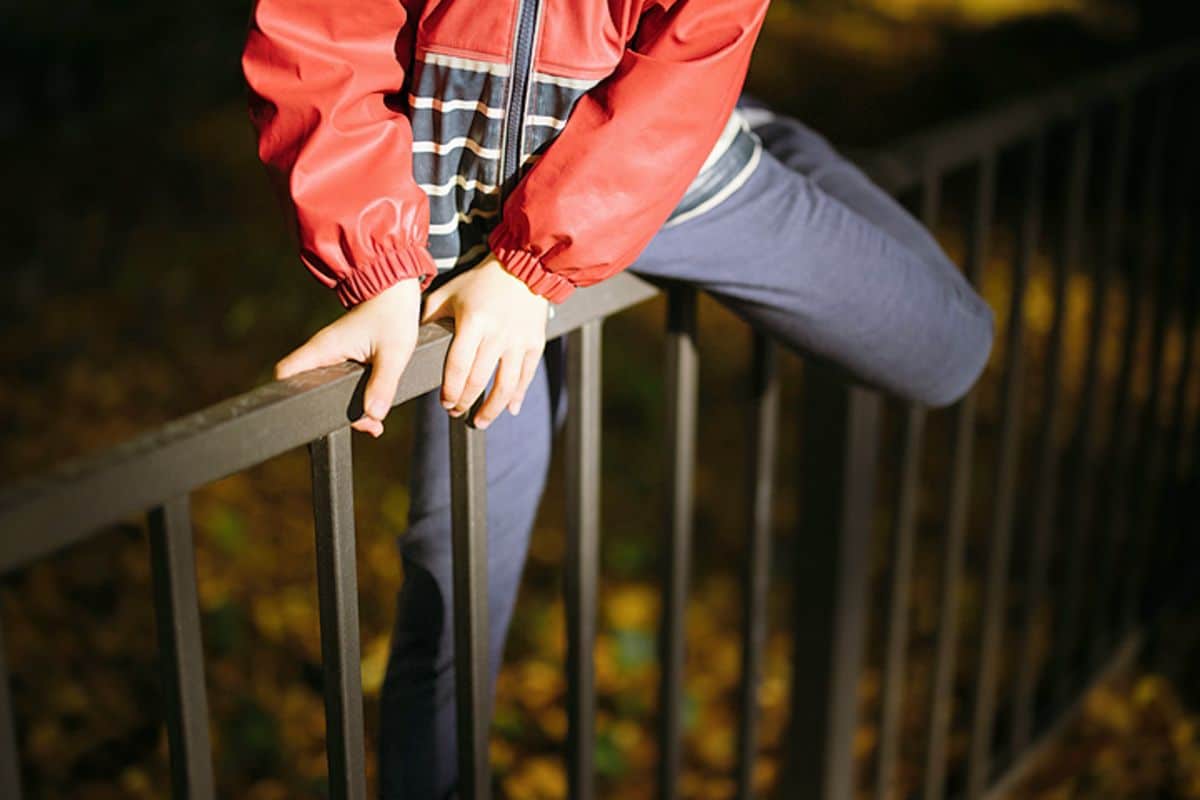 Владелец отеля в Чон-Бури выступает против полиции по поводу освобожденных российских юношей