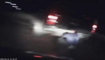 Владелец отслеживает угнанный автомобиль по GPS, врезается в предполагаемого вора в дорожном столкновении