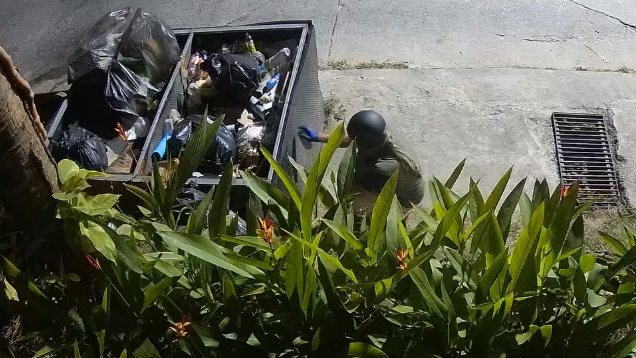 ‘Г-н Спрей’ разыскивается за порчу Кох Пхангана политической граффити