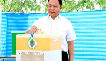 Губернатор Пхукета отклоняет бюллетень референдума из-за пределов региона, так как досрочная явка высокая