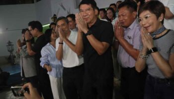 Демократы пересмотрят стратегию, так как результаты опросов «ниже целевого уровня»