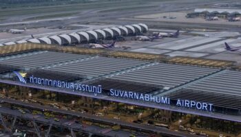 'Долгоносые' сотрудники Суварнабхуми были призваны быть более жизнерадостными