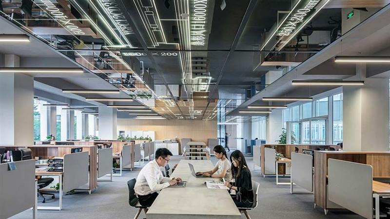 Должны ли инвесторы централизовать операции в Индонезии в рамках холдинговой компании?