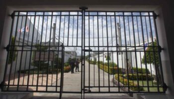 Заключенный тюрьмы Тонбури умер от оспы обезьян