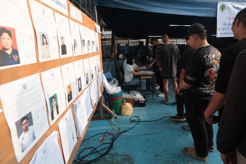 Избирательный участок перемещен без уведомления, избиратели расстроены