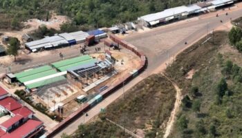 Контейнеры 'помогают снизить напряженность' на границе Трат