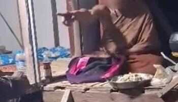 Монах из Удон Тхани теряет контроль, вызывает на поединок чиновников в лесном храме