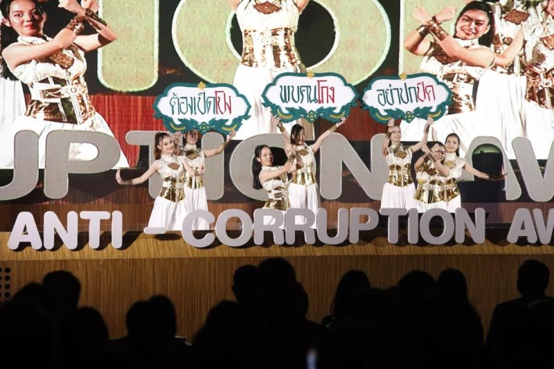 Новое правительство призвано сделать приоритетом борьбу с коррупцией