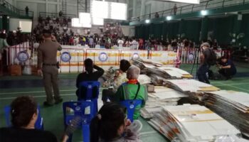 Партия народа требует пересчета голосов в 10 избирательных округах