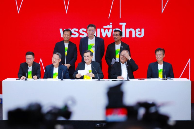 Партия Пью Тай поддерживает новую инициативу по изменению конституции