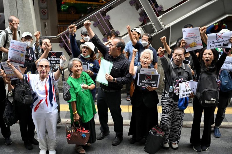 Переписывание устава соперники делают финальные обращения