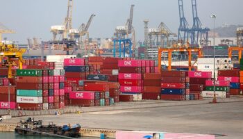 Премьер-министр приказывает проявлять бдительность в связи с глобальным тарифным шагом Трампа