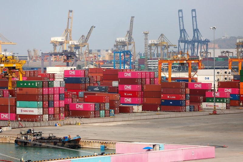 Премьер-министр приказывает проявлять бдительность в связи с глобальным тарифным шагом Трампа