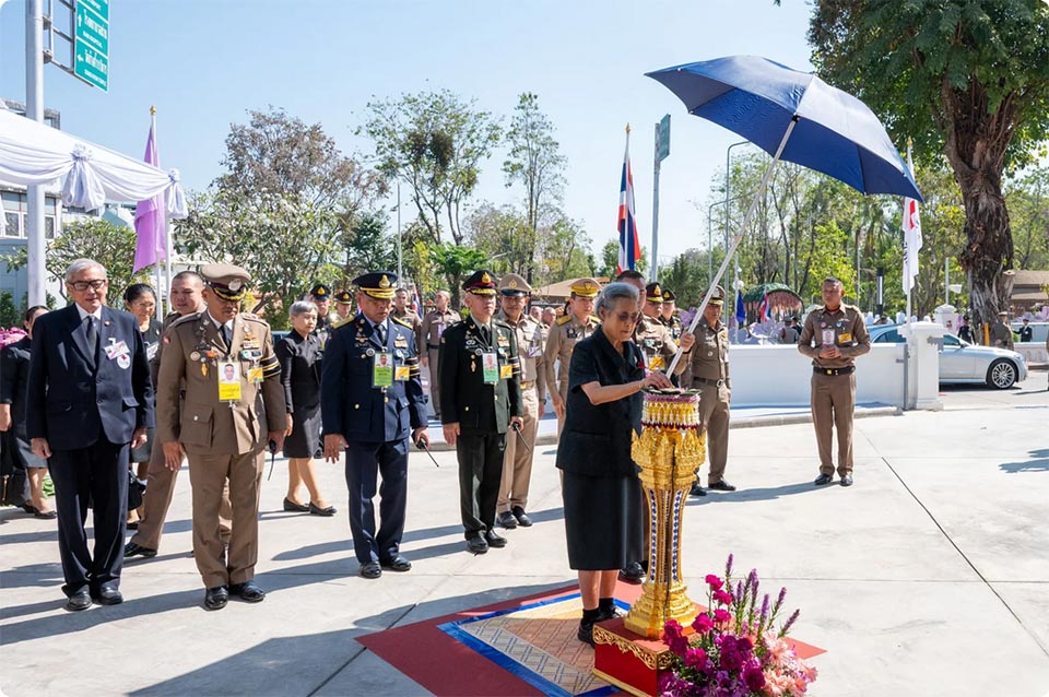 Принцесса Маха Чакри Сиринхорн открывает новый офис Красного Креста провинции Нан