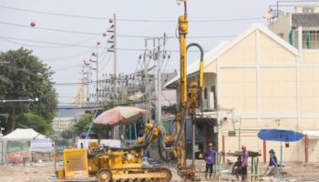 Ремонт ямы на дороге Самсен завершится в 2027 году