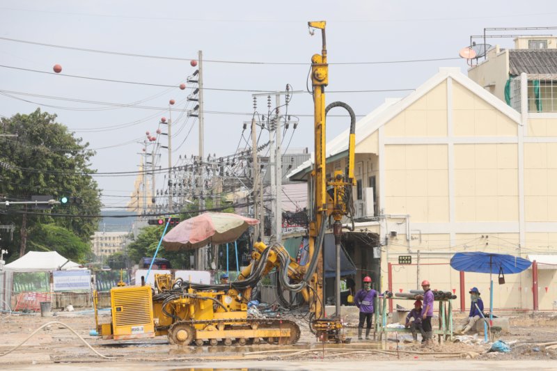 Ремонт ямы на дороге Самсен завершится в 2027 году