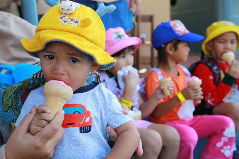 Тайланд стремится arrest plunging birth rate