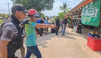 Фаяо: Мужчина арестован после поджога магазина и стрельбы в святого отца.