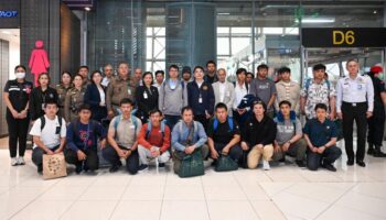 20 тайских моряков вернулись после нападения на судно в Ормузском проливе, но 3 человека остаются пропавшими без вести.