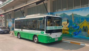 Бесплатные электрические автобусы снижают расходы на поездки в Чианграй