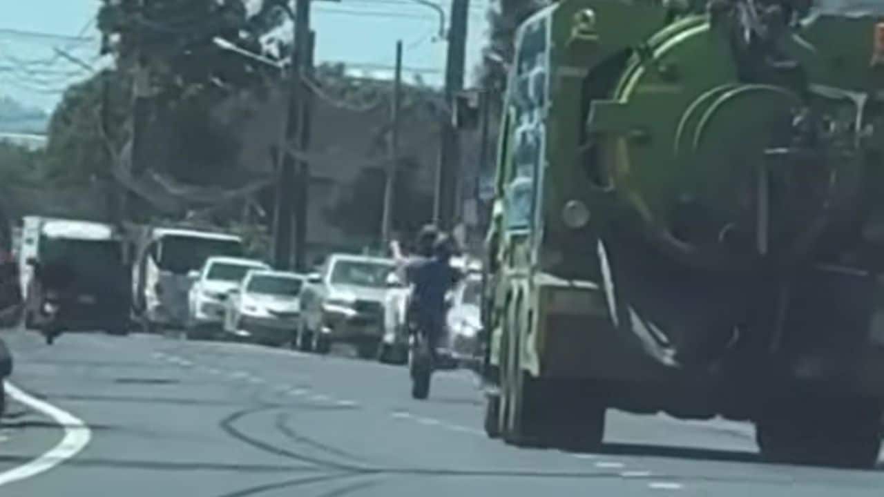 Британские и ирландские райдеры арестованы в Пхукете после вирусного видео с вилли