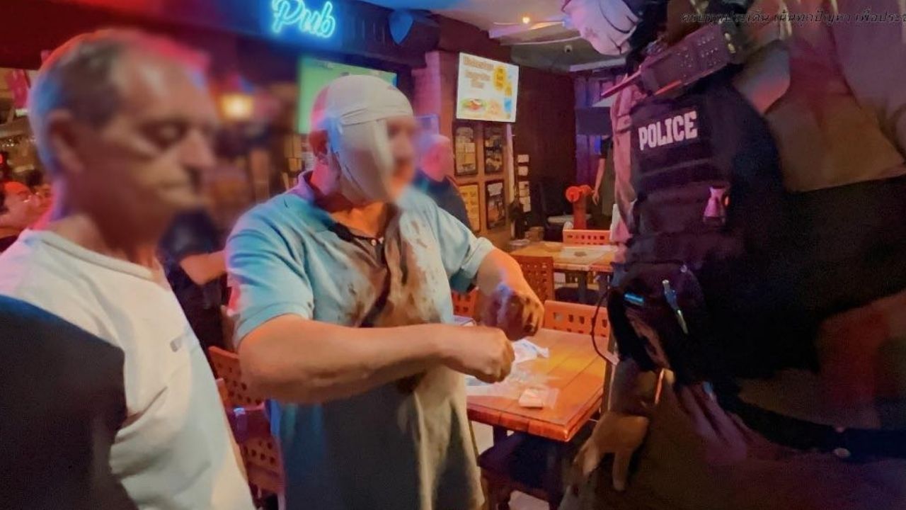 Британский менеджер бара был ранен ножом в Паттайе, один подозреваемый в розыске