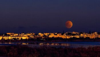 Буддисты Пхукета отметят день Макха Буча под красной Луной