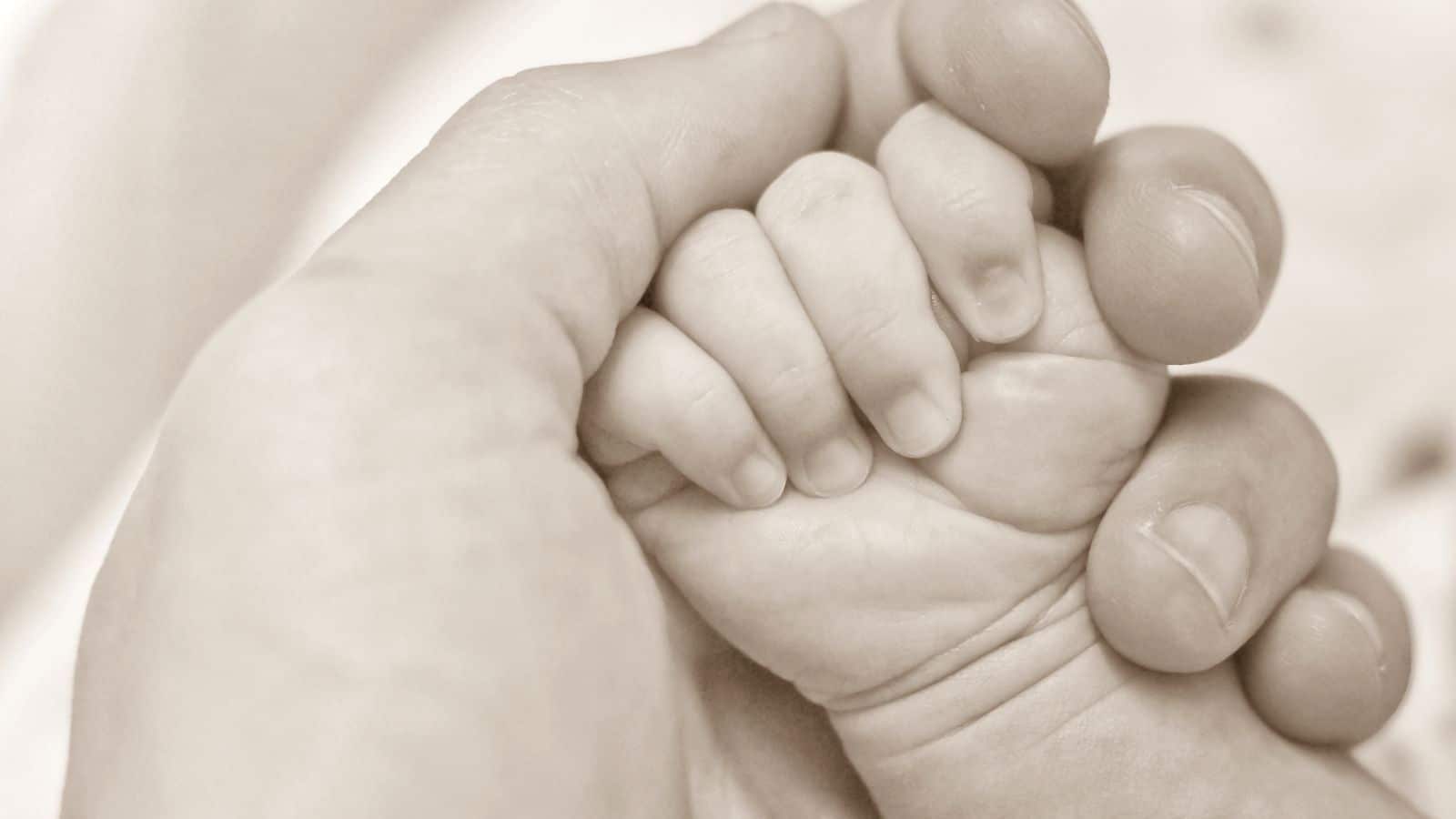 В туалете торгового центра в Бангкоке найдено тело новорождённого