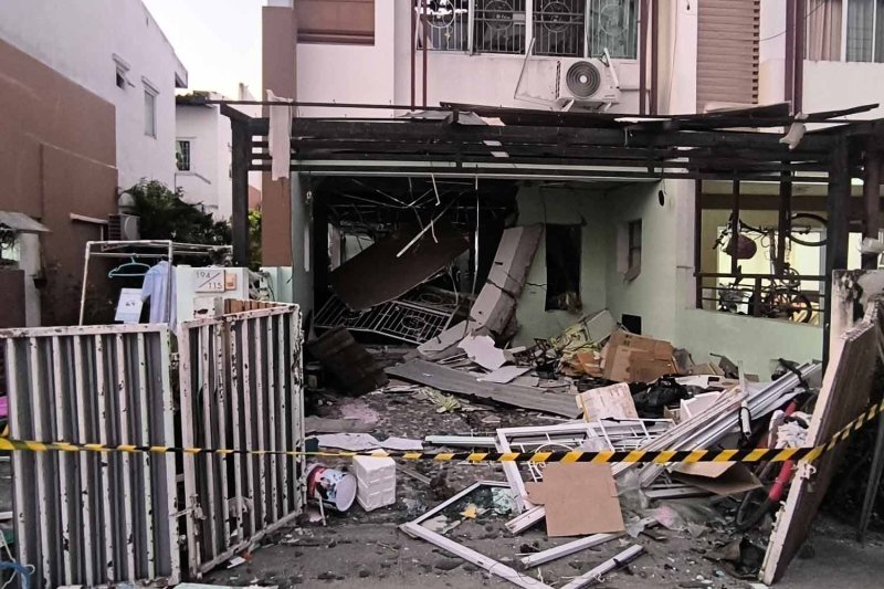 Взрыв газового оборудования повредил таунхаусы в курортном комплексе