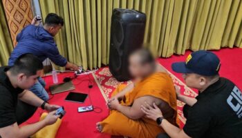 Два монаха из Бангкока обвинены в злоупотреблении новичками